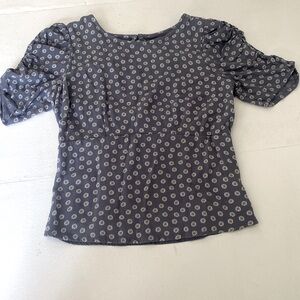 Abercrombie & Fitch Size Medium super detailed